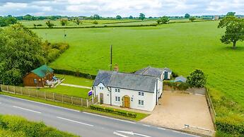 NEW Stunning Cottage Ideal for Families Groups