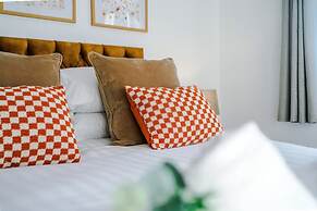 Gorgeous Home in Chester Sleeps 6 With Parking
