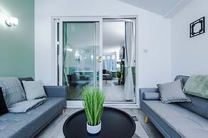 Comfy 4-bed Home Ideal for Workers Free Parking