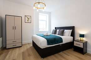 NEW Spacious Flat Ideal for Business Sleeps 4