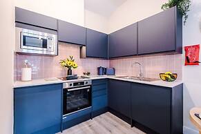 NEW Modern 1-bed Flat Great Location Sleeps 4
