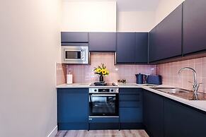 NEW Modern 1-bed Flat Great Location Sleeps 4