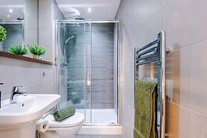 NEW Stunning 2 Bed Flat in Manchester Sleeps 4