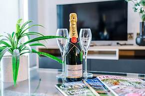 NEW Stunning 2 Bed Flat in Manchester Sleeps 4