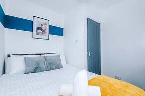 Spacious 3-bed Ideal for Long-term Business