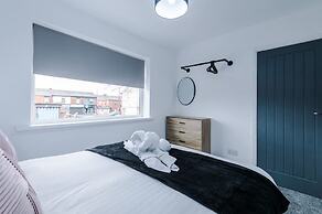 Spacious 3-bed Ideal for Long-term Business