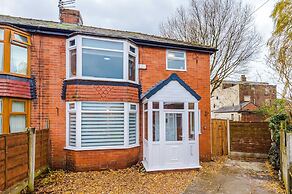 Spacious 3-bed Ideal for Long-term Business