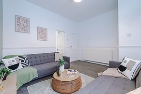 Spacious Home Ideal for Contractors Sleeps 7