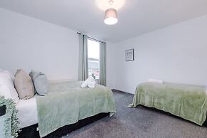 Spacious Home Ideal for Contractors Sleeps 7