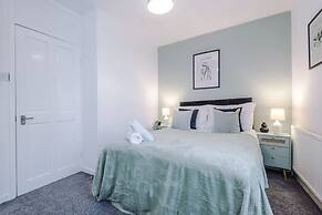 Spacious Home Ideal for Contractors Sleeps 7
