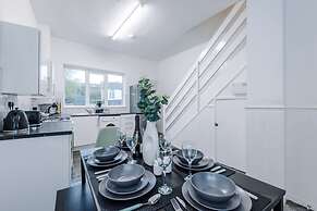Spacious Home Ideal for Contractors Sleeps 7