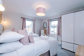 Modern City Centre 3 Bed Apartment Great for Couples