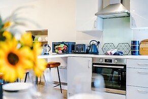 Modern City Centre 3 Bed Apartment Great for Couples