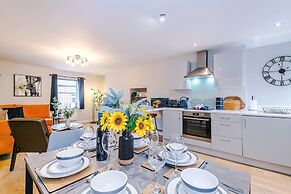 Modern City Centre 3 Bed Apartment Great for Couples