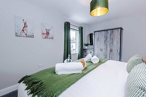 Modern City Centre 3 Bed Apartment Great for Couples