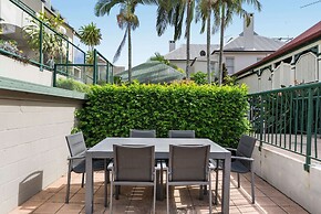 Comfortable Stay With Pool Access