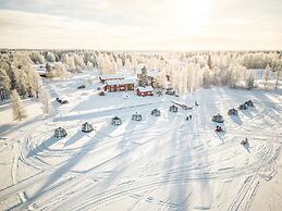AuroraHut Glass Igloos Ranua