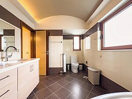Golden Coast Residences