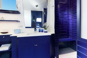 De Vivo Realty - Villa Blue Skyline