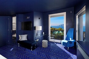 De Vivo Realty - Villa Blue Skyline
