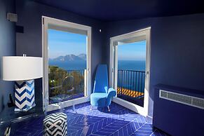 De Vivo Realty - Villa Blue Skyline
