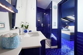 De Vivo Realty - Villa Blue Skyline