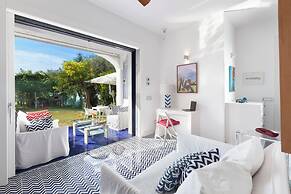 De Vivo Realty - Villa Blue Skyline