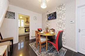 House Sleeps 14 With Enclosed Garden