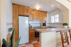 Honey Life Villa by Fidalsa