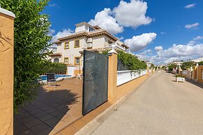 Honey Life Villa by Fidalsa