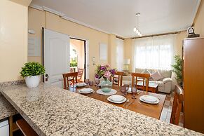 Honey Life Villa by Fidalsa