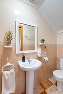 Honey Life Villa by Fidalsa