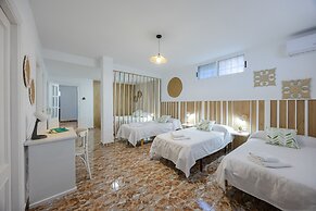 Fidalsa Grand White House