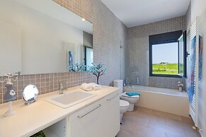Sunshine Villa by Fidalsa