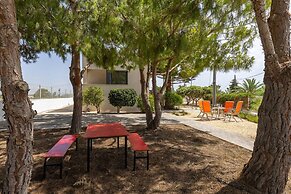 Sunshine Villa by Fidalsa