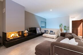 Sunshine Villa by Fidalsa