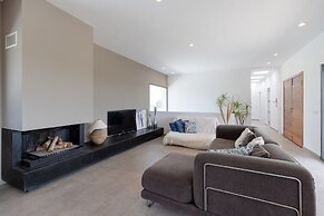 Sunshine Villa by Fidalsa