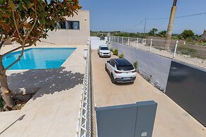 Sunshine Villa by Fidalsa