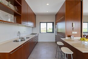 Sunshine Villa by Fidalsa