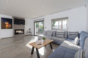 Waterwheel Villa by Fidalsa