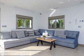 Waterwheel Villa by Fidalsa