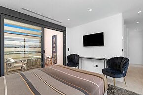 Dreaminblue Villa by Fidalsa