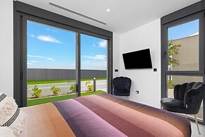 Dreaminblue Villa by Fidalsa