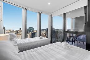 Bright Apartment With Pool and Gym Access