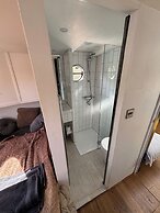 Unique 2 Bed Waterside Retreat, Pet Friendly
