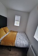Apartment Sleeps 4 With Enclosed Garden