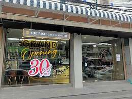 The Rich Cafe & Hostel