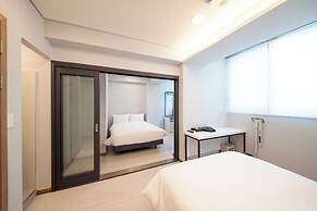 K-Grand Hostel Sinchon