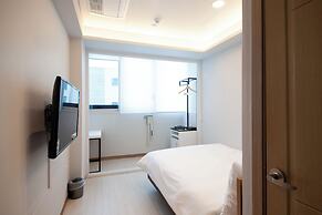 K-Grand Hostel Sinchon