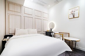 Instar Hotel